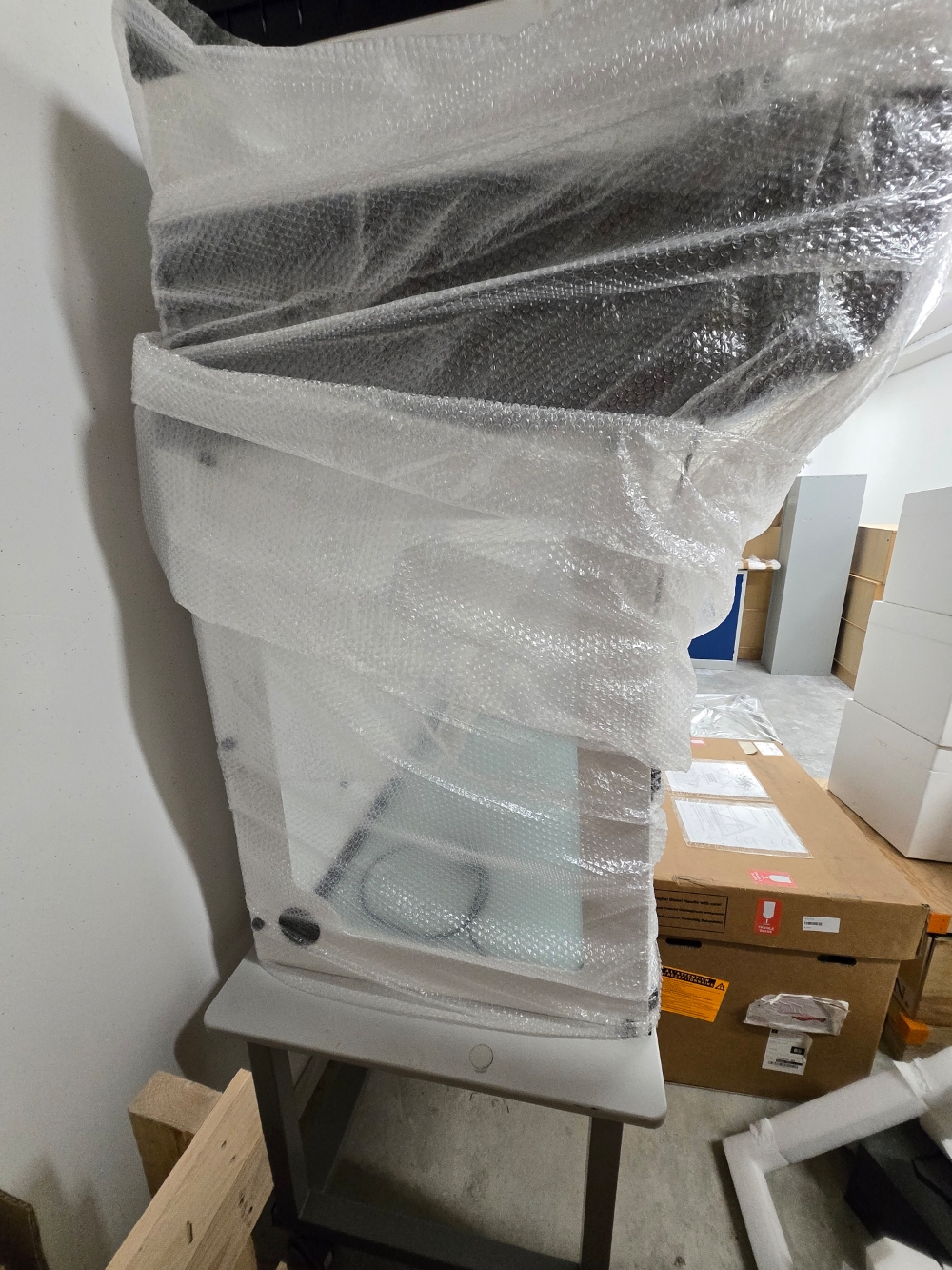 140-001 - Hotte chimique CAPTAIR à poser sur paillasse-quasi neuve – Image 3